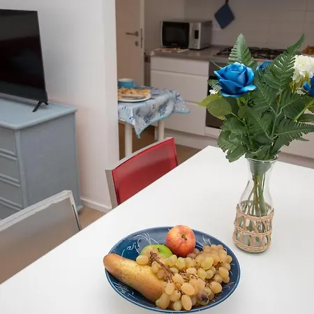 Apartment Di 65 Mq. A 50 Metri Dal Mare *