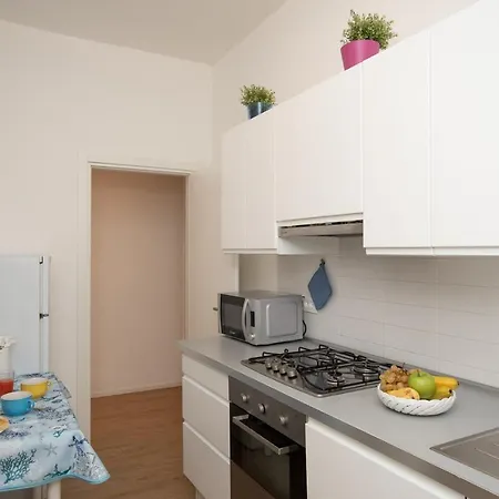Apartamento Di 65 Mq. A 50 Metri Dal Mare *