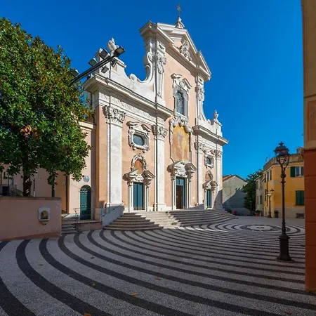 Di 65 Mq. A 50 Metri Dal Mare Albissola Marina